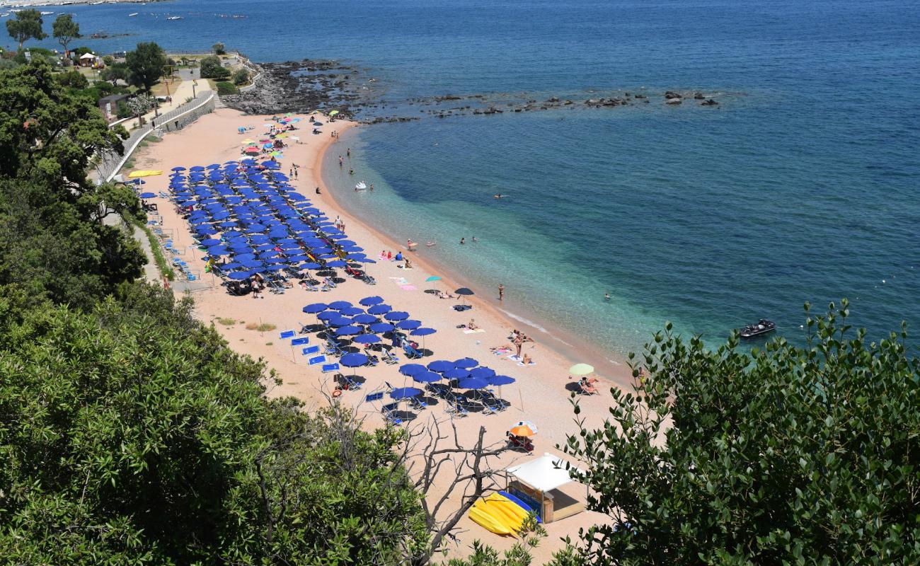 Photo de Palmasera beach avec sable noir avec caillou de surface