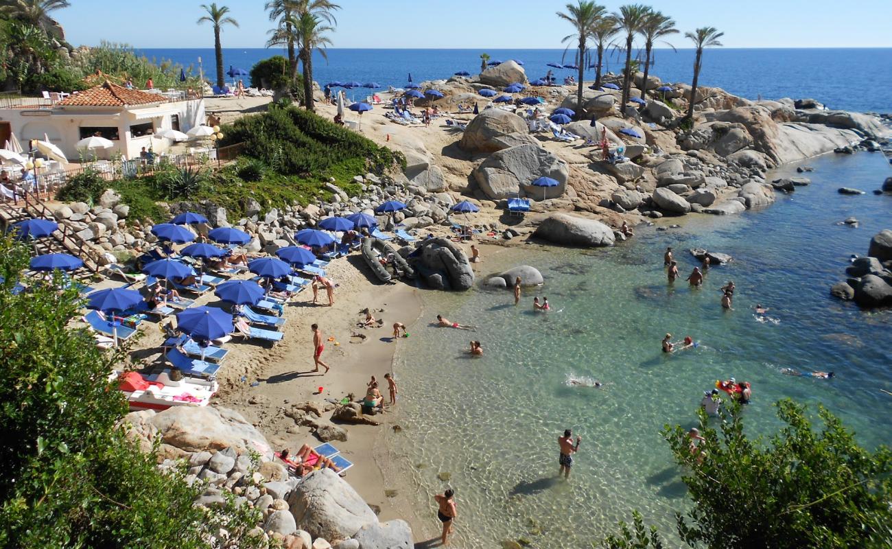 Photo de Spiaggia Le Palme avec sable fin et lumineux de surface