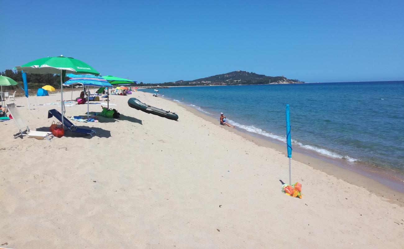 Photo de Spiaggia di S'Orologiu avec sable lumineux de surface