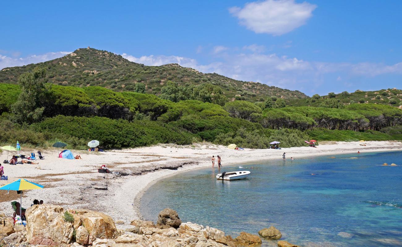 Photo de Spiaggia di Porto Pirastu avec sable beige de surface