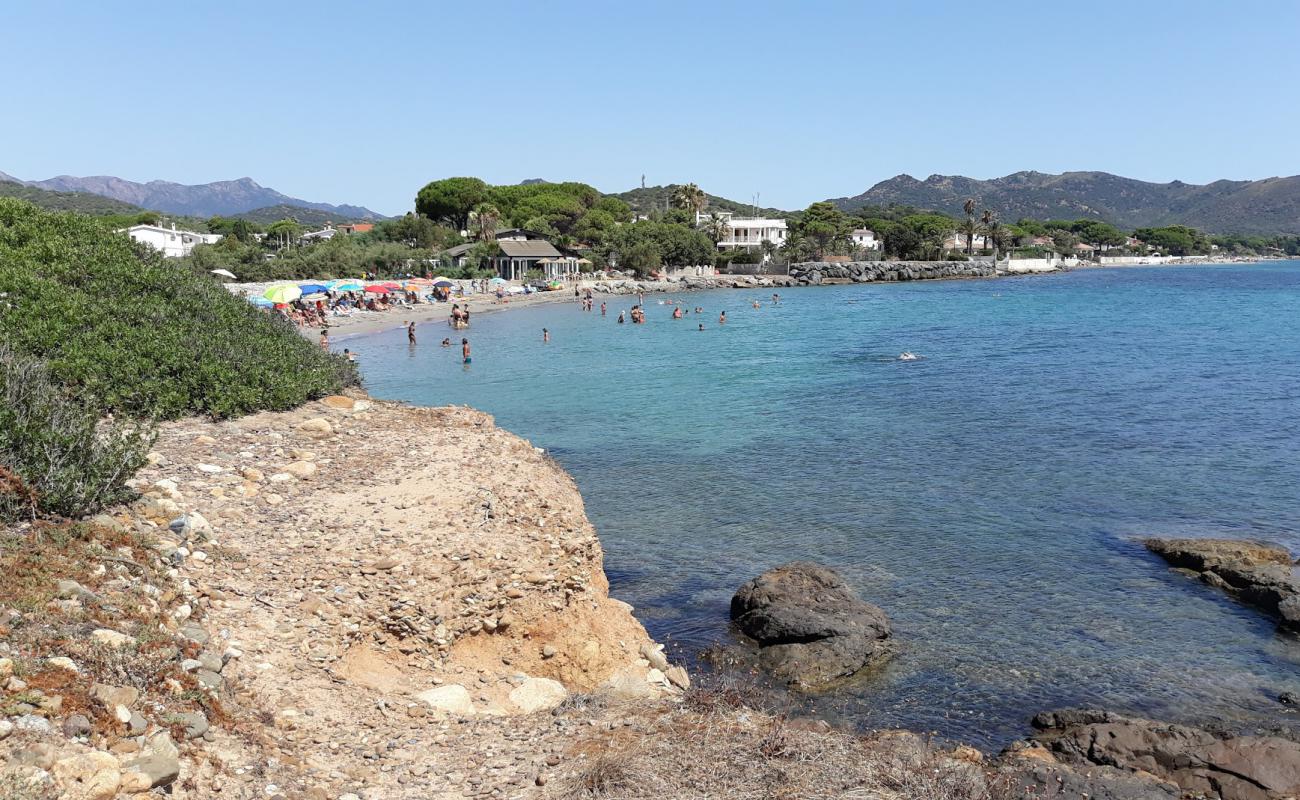 Photo de Spiaggia di Porto Columbu avec sable beige & galets de surface