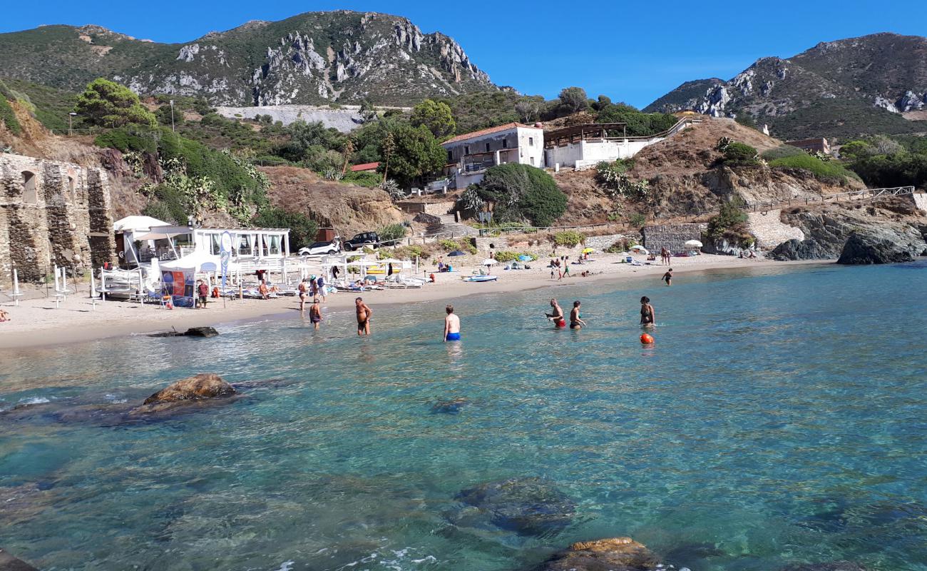 Photo de Spiaggia Di Masua avec sable beige fin de surface