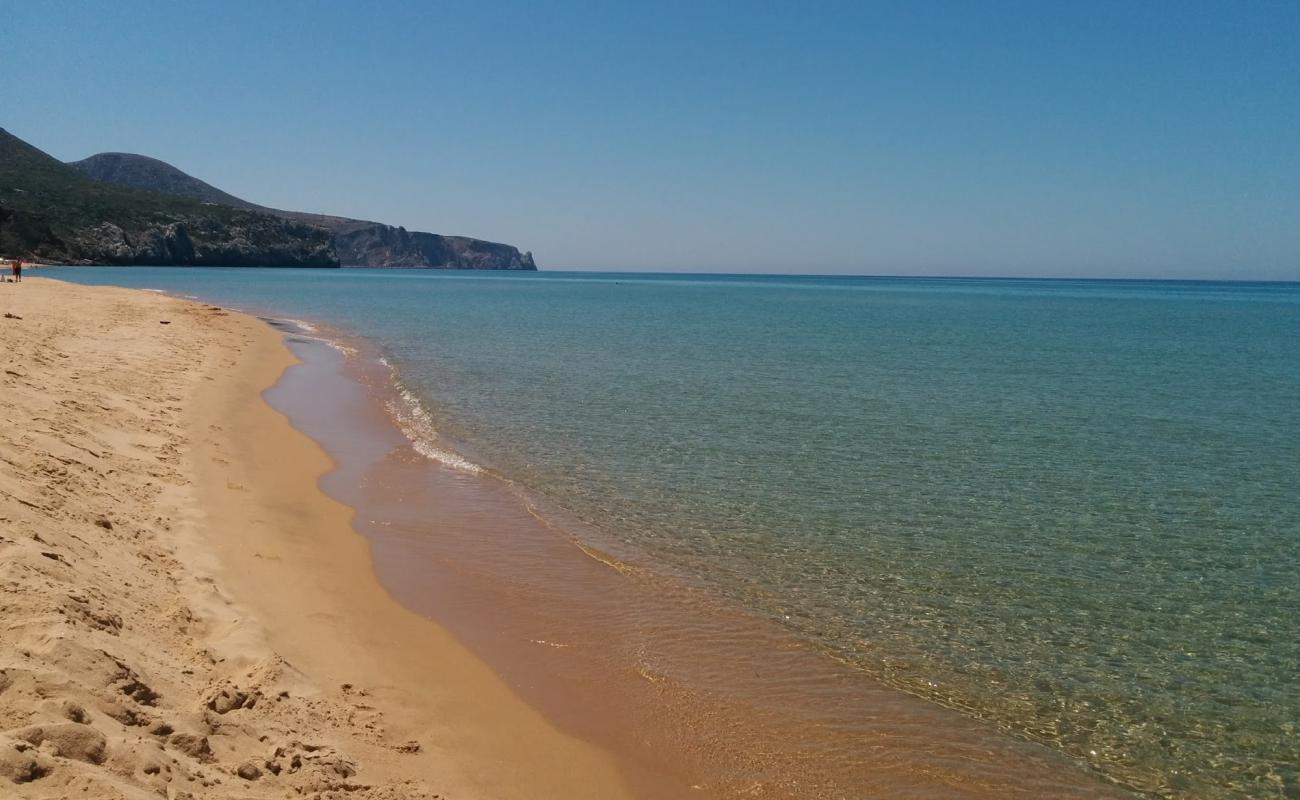 Photo de Plage Piccoli Pini avec sable beige fin de surface