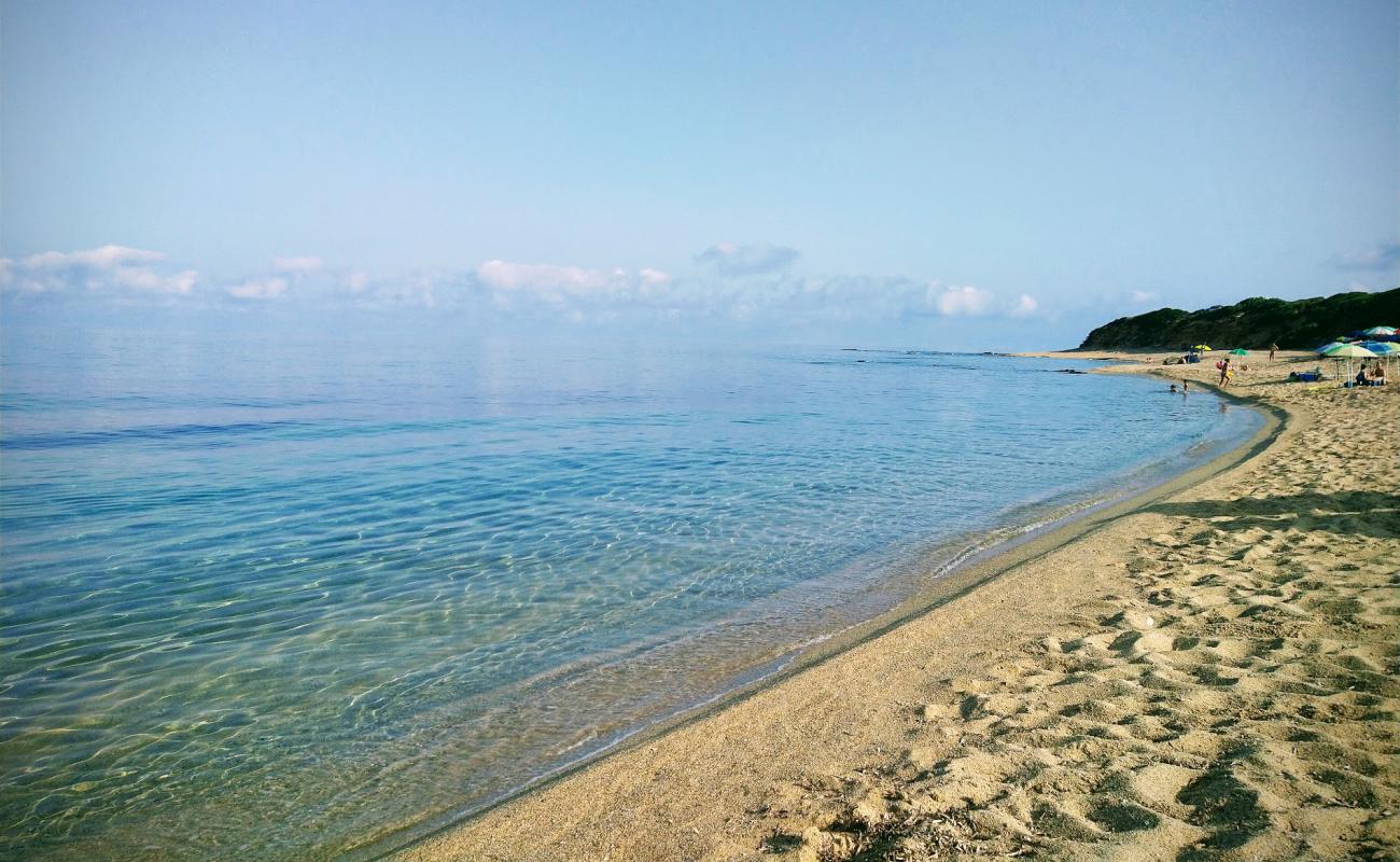 Photo de Plage de Portu Maga avec sable lumineux de surface