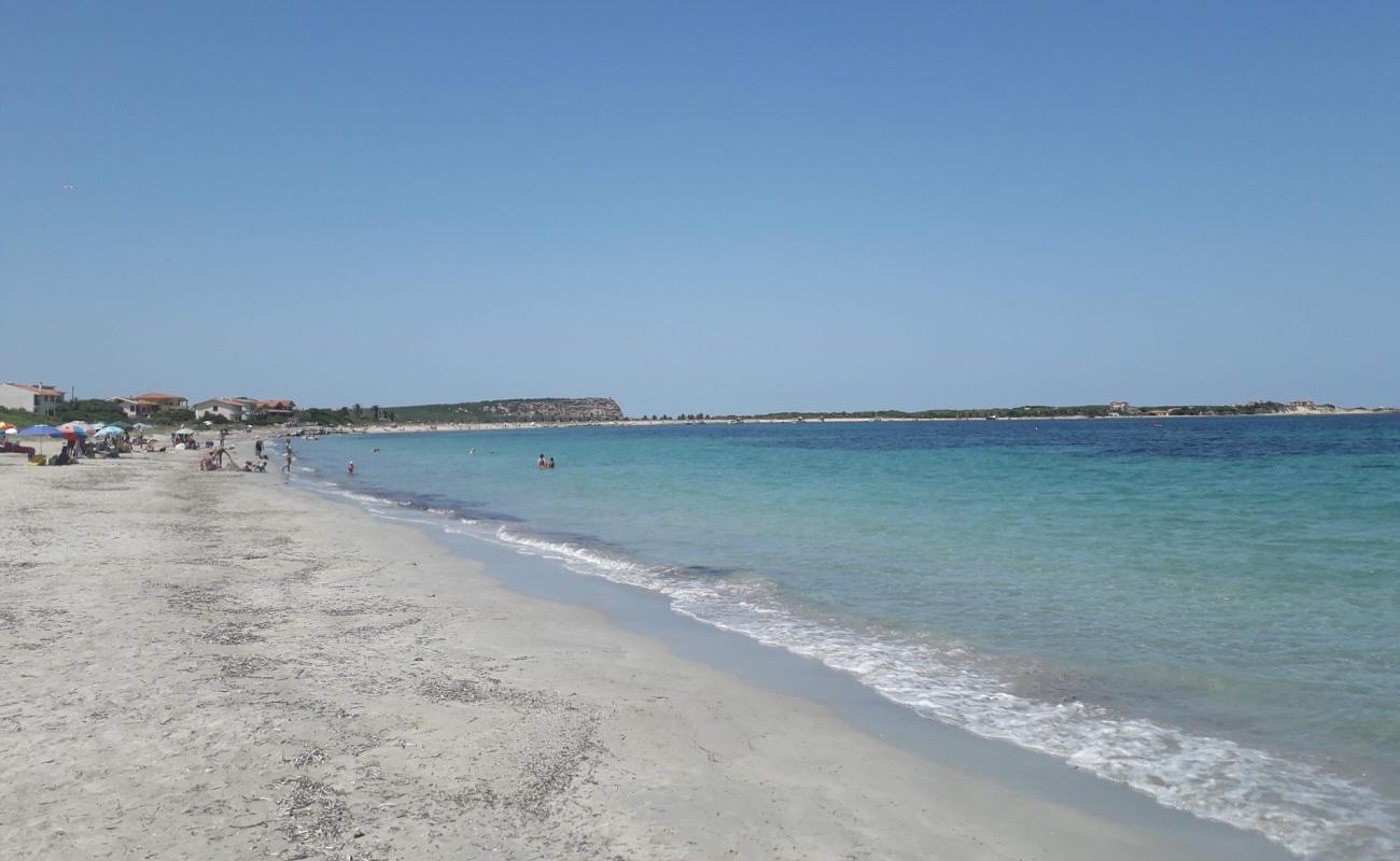 Photo de Sa Rocca Tunda beach avec sable lumineux de surface