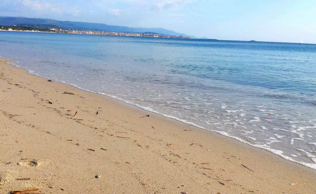 Photo de Plage Maria Pia avec sable blanc de surface