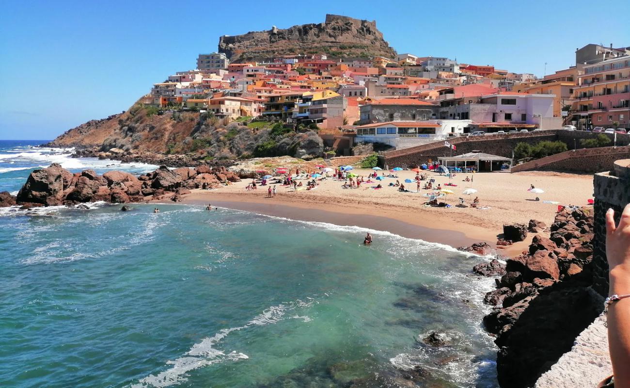 Photo de Spiaggia La Marina Di Castelsardo avec sable beige de surface
