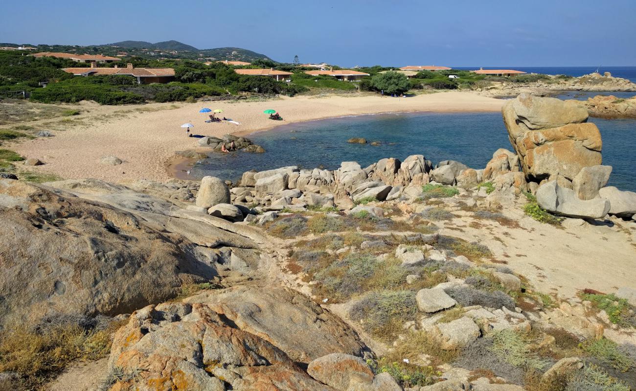 Photo de Spiaggia Portobello avec sable noir & galets de surface
