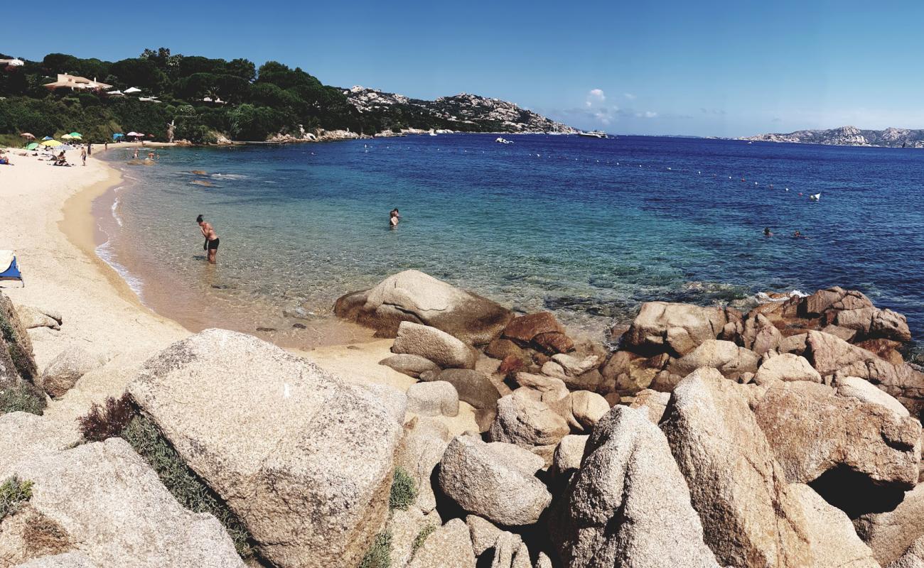 Photo de Spiaggia Sottoportorafael avec sable brun de surface