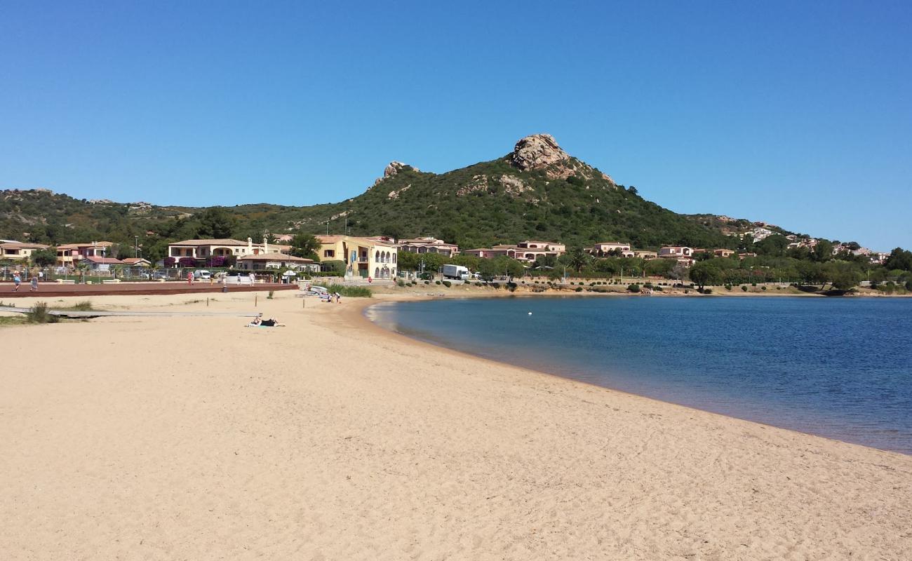 Photo de Plage de Cannigione avec sable beige de surface