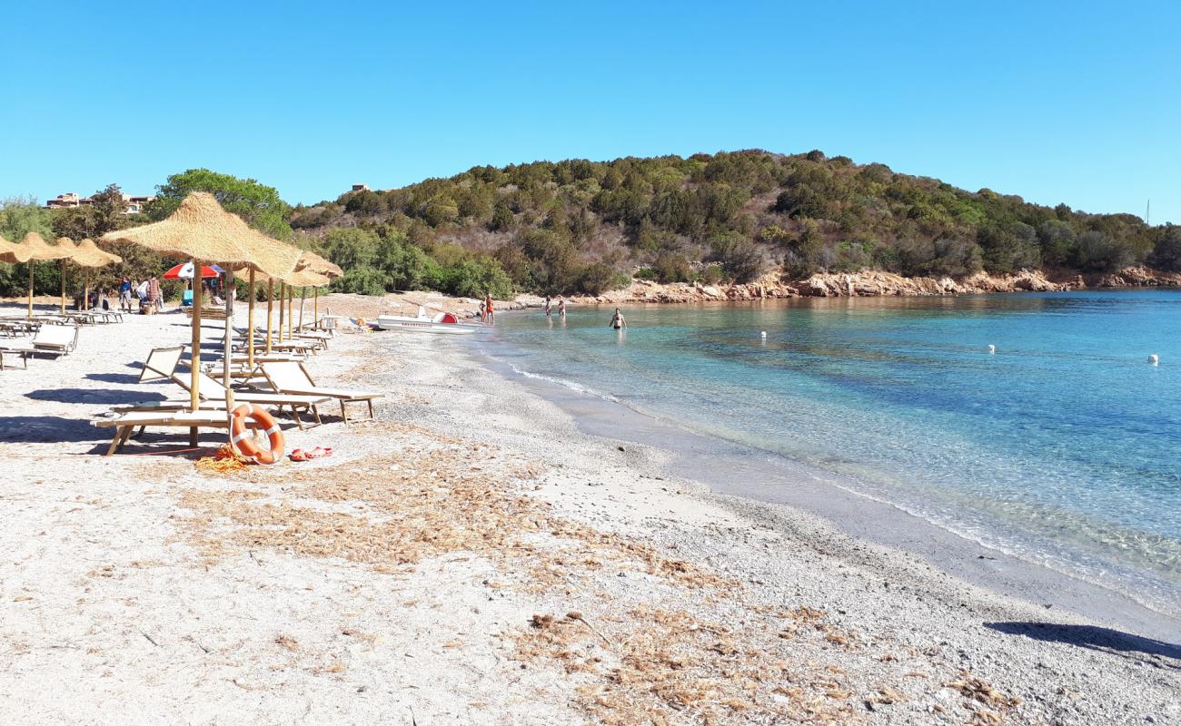 Photo de Spiaggia Porto Paglia avec sable beige & galets de surface