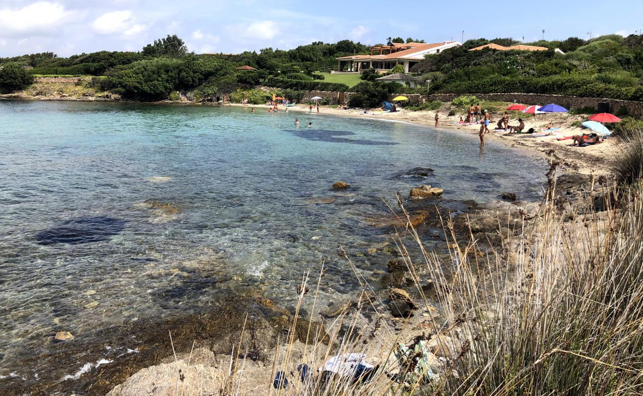 Photo de Spiaggia di Shirley Bassey avec sable clair avec caillou de surface