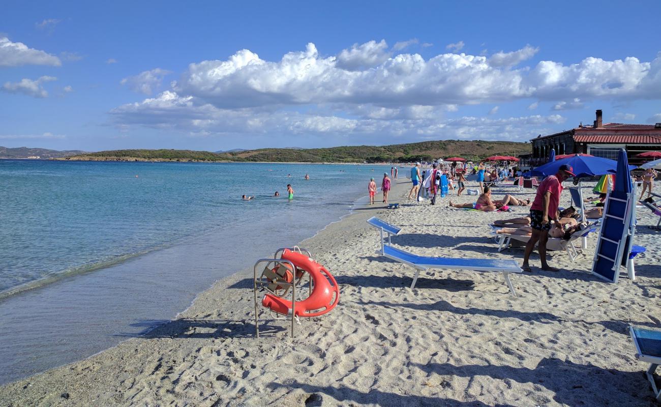 Photo de Plage de Pittulongu avec sable beige de surface