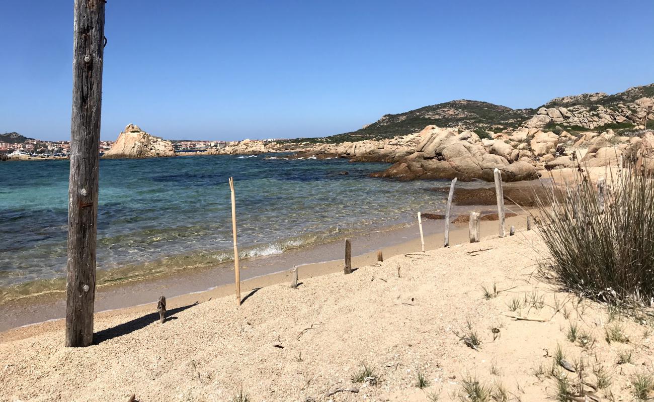 Photo de Cala Rocciosa avec caillou fin clair de surface