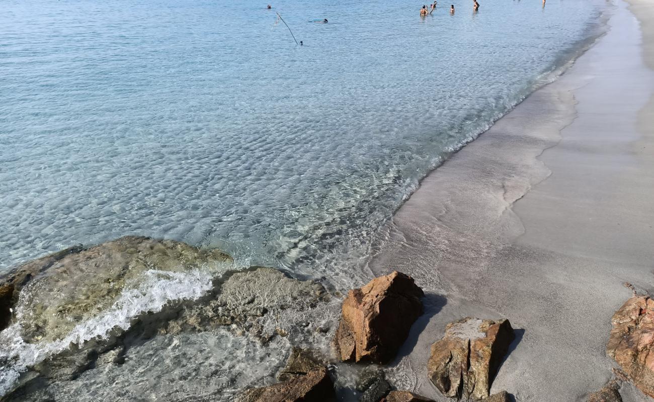 Photo de Spiaggia di Santa Maria avec sable fin blanc de surface