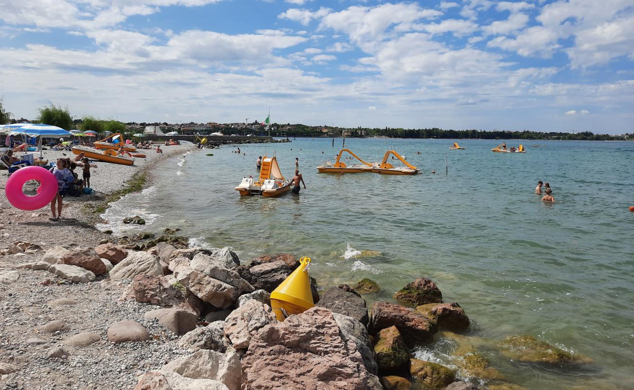 Photo de Lido di Pioppi avec galets gris de surface
