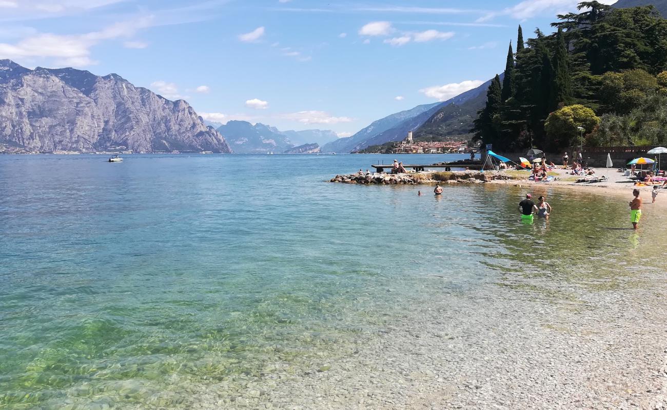 Photo de Beach Hospital avec caillou fin gris de surface