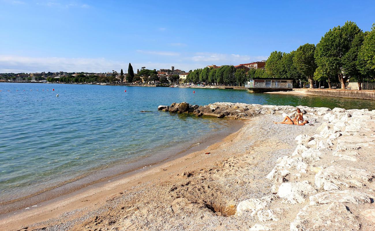 Photo de Plage de Desenzanino avec caillou fin gris de surface