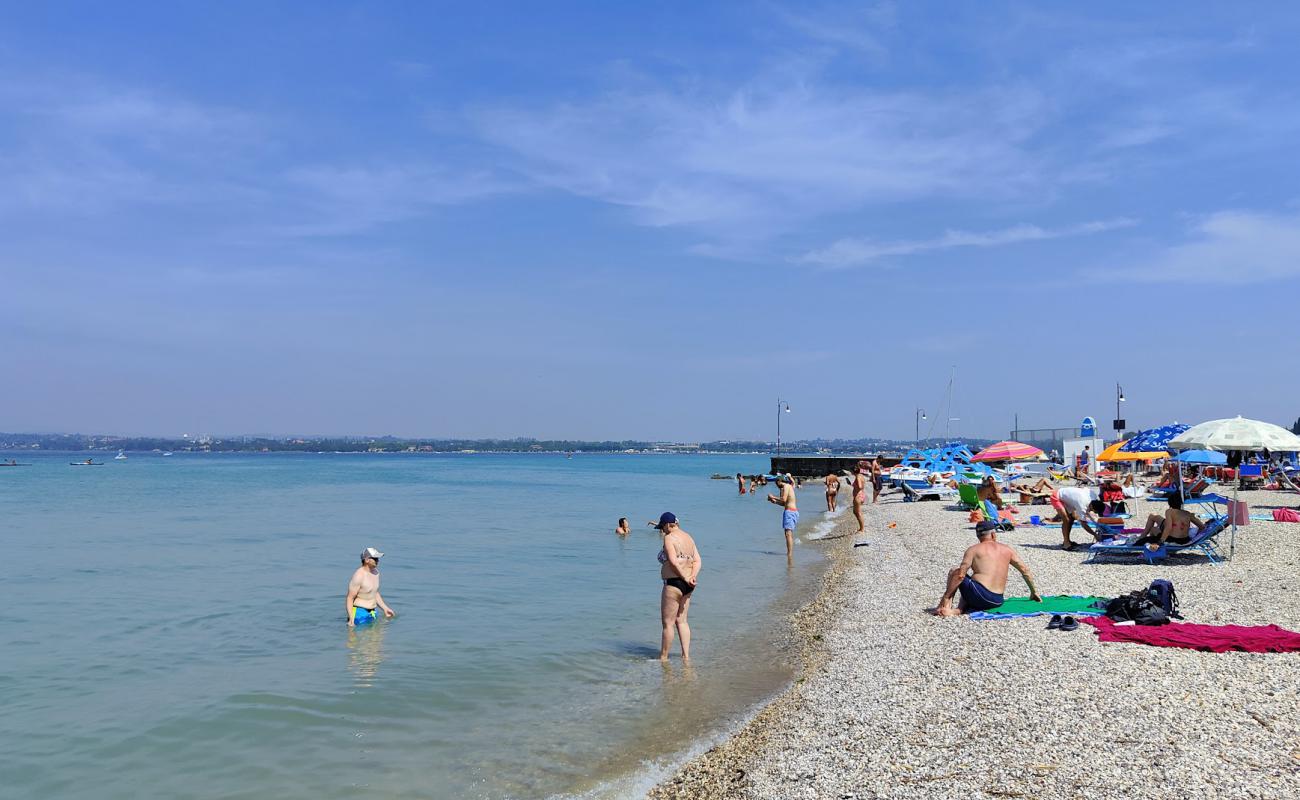 Photo de Spiaggia Bergamini avec caillou fin gris de surface