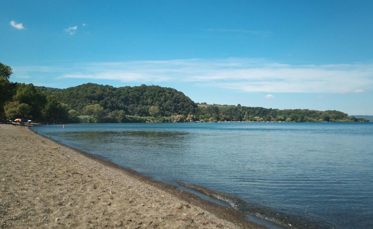 Photo de Spiaggia di Cavajano avec sable gris de surface