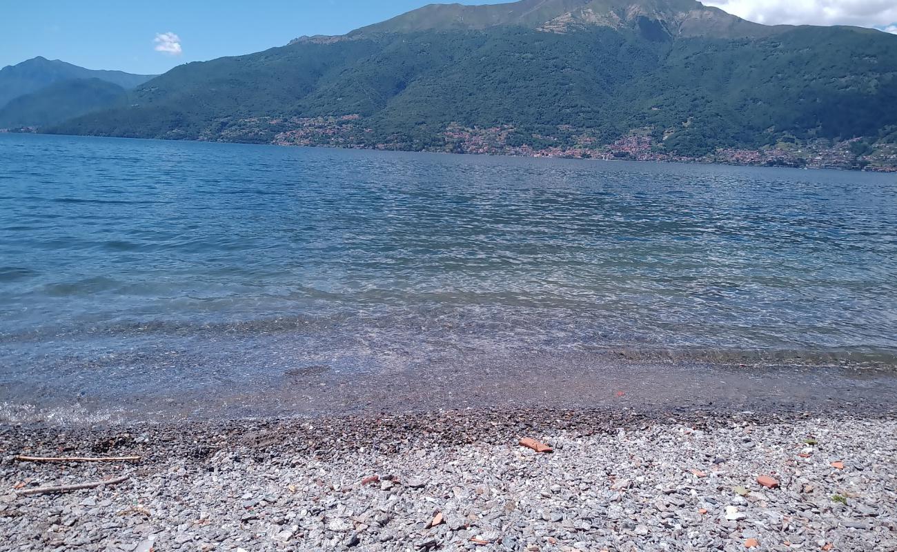 Photo de Spiaggia della Formaggia avec sable gris & rochers de surface