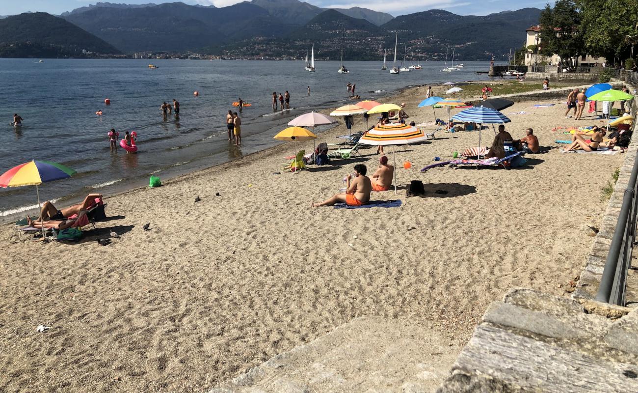 Photo de Cerro Beach avec sable gris & rochers de surface