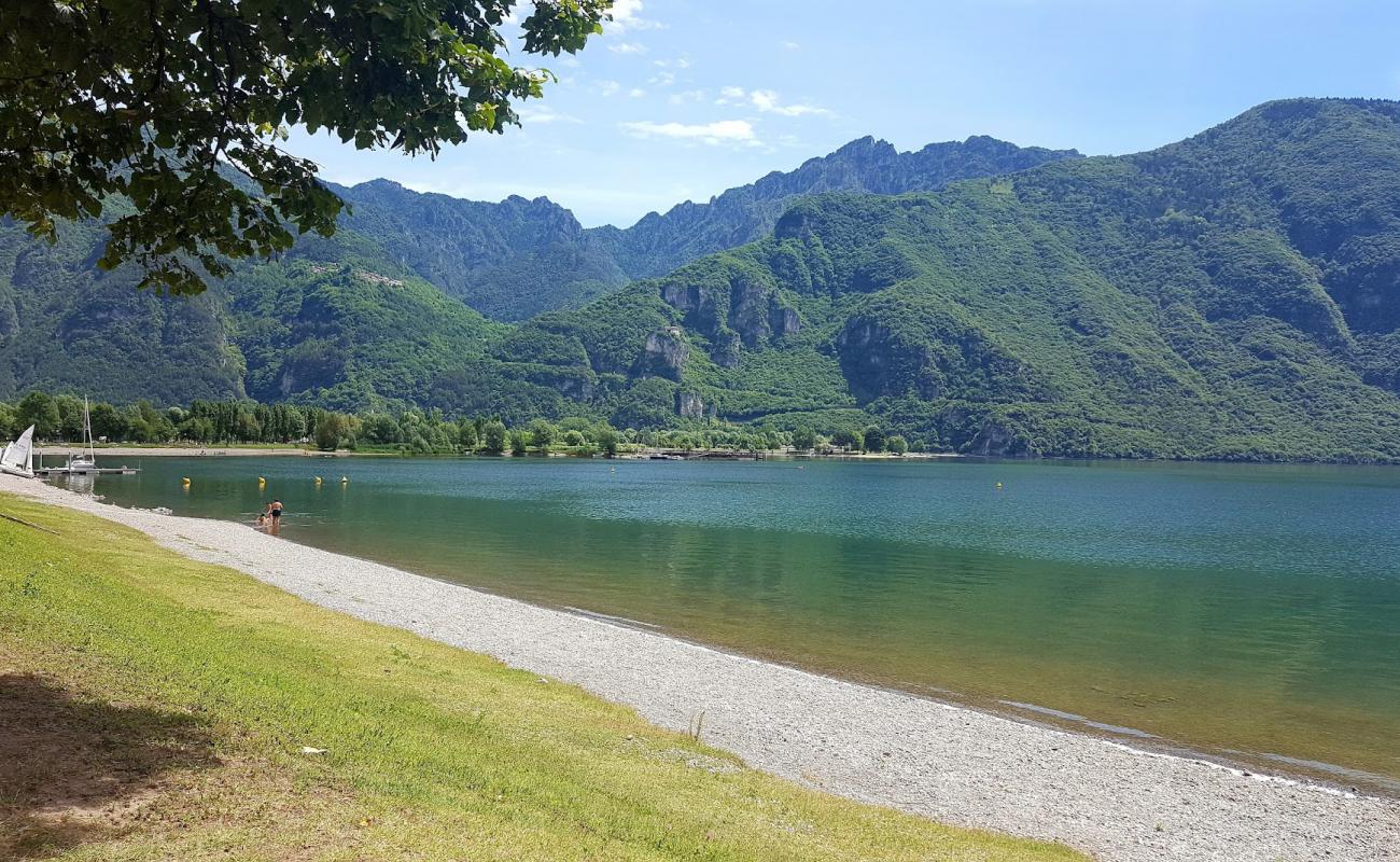 Photo de Spiaggia Bagolino avec galets beige de surface