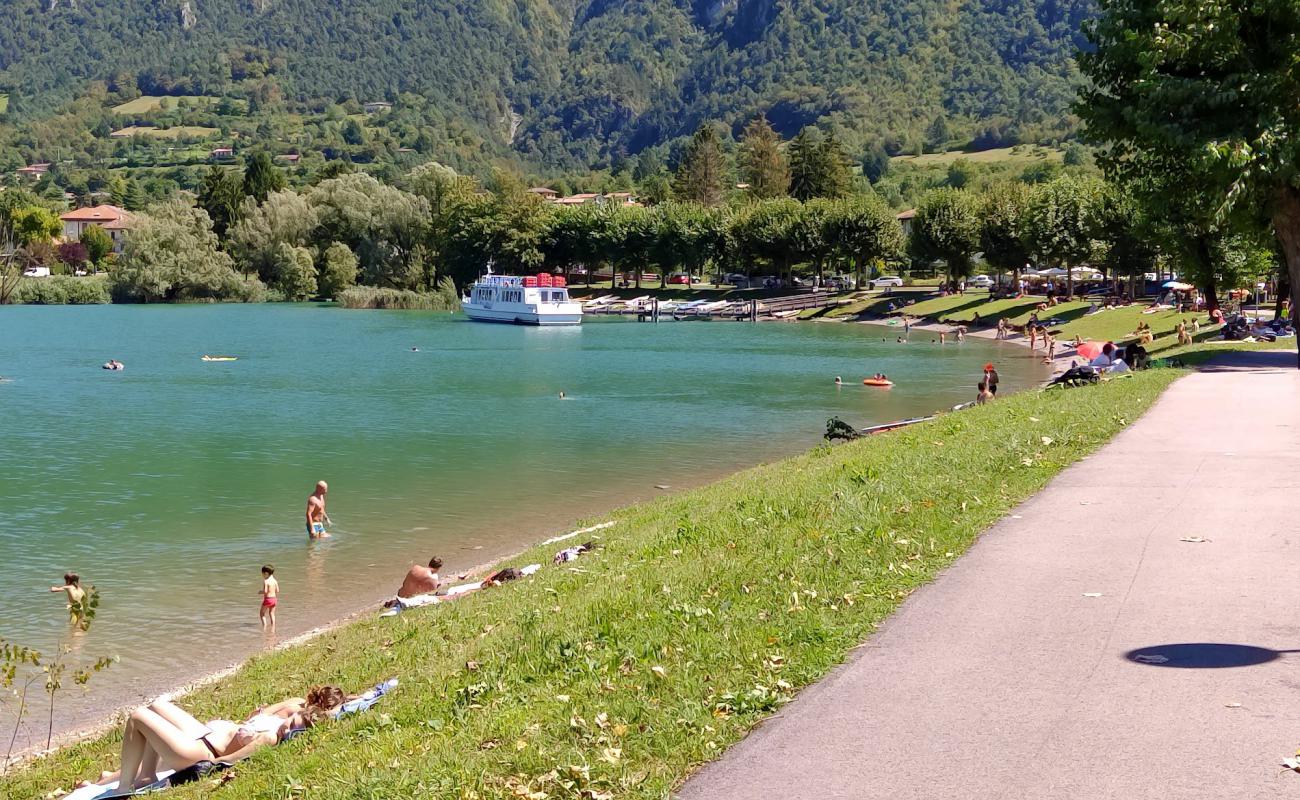 Photo de Spiaggia Lemprato avec herbe de surface