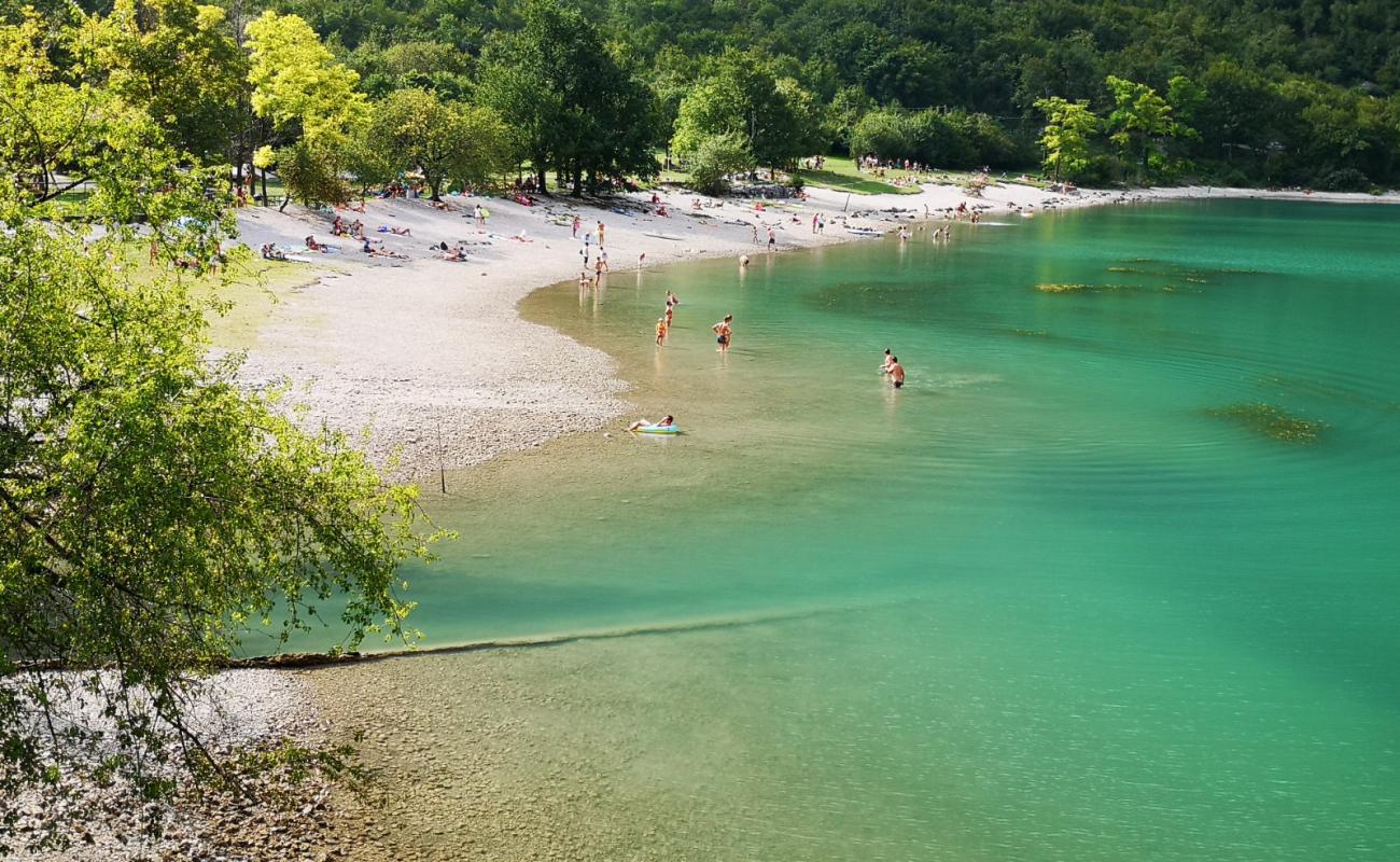 Photo de Plage de Lago Morto avec herbe de surface