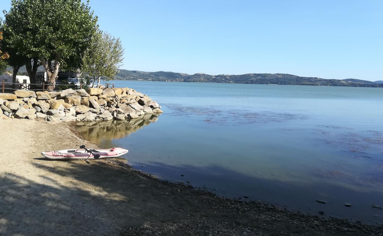 Photo de Hotel Lake Trasimeno - Kursaal avec sable lumineux de surface