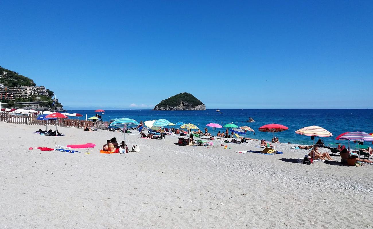 Photo de Spiaggia di Spotorno avec caillou fin clair de surface