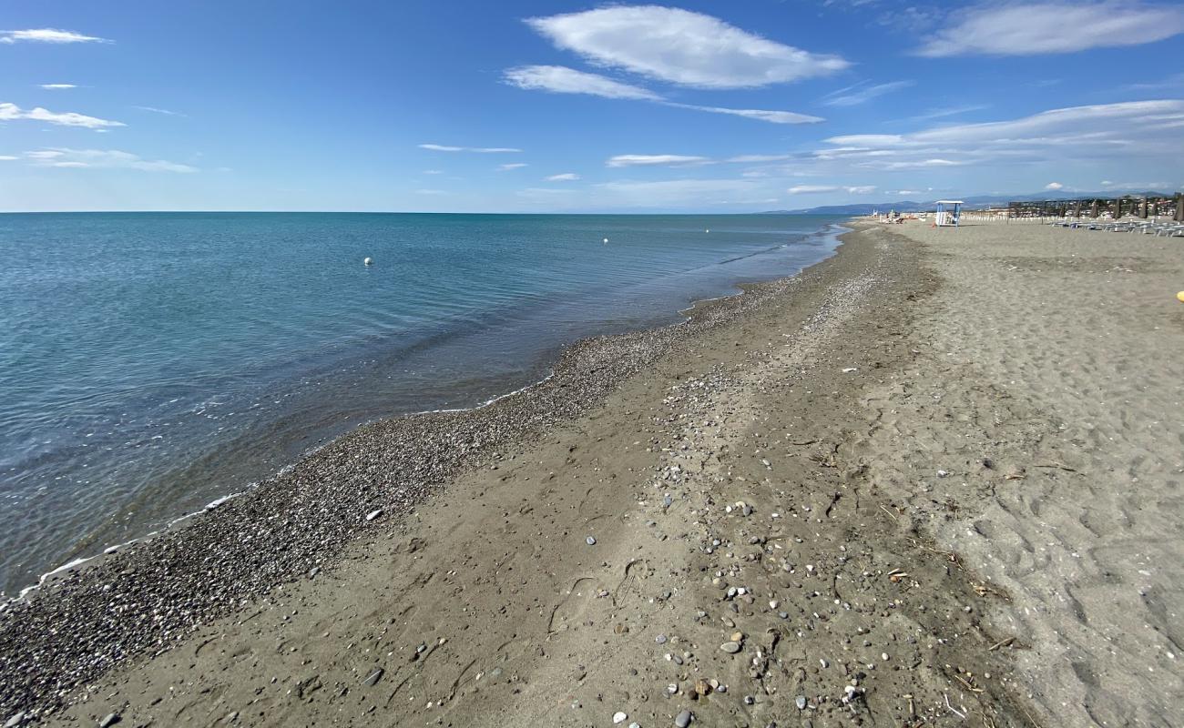 Photo de Spiaggia di Policoro avec sable gris de surface