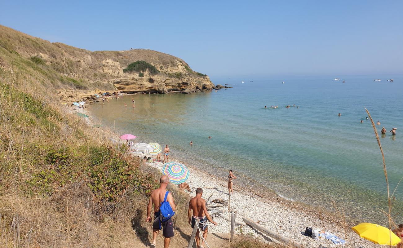 Photo de Spiaggia dei Libertini avec sable beige & galets de surface