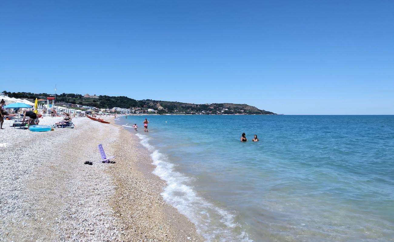 Photo de Spiaggia di Fossacesia Marina avec galets gris de surface