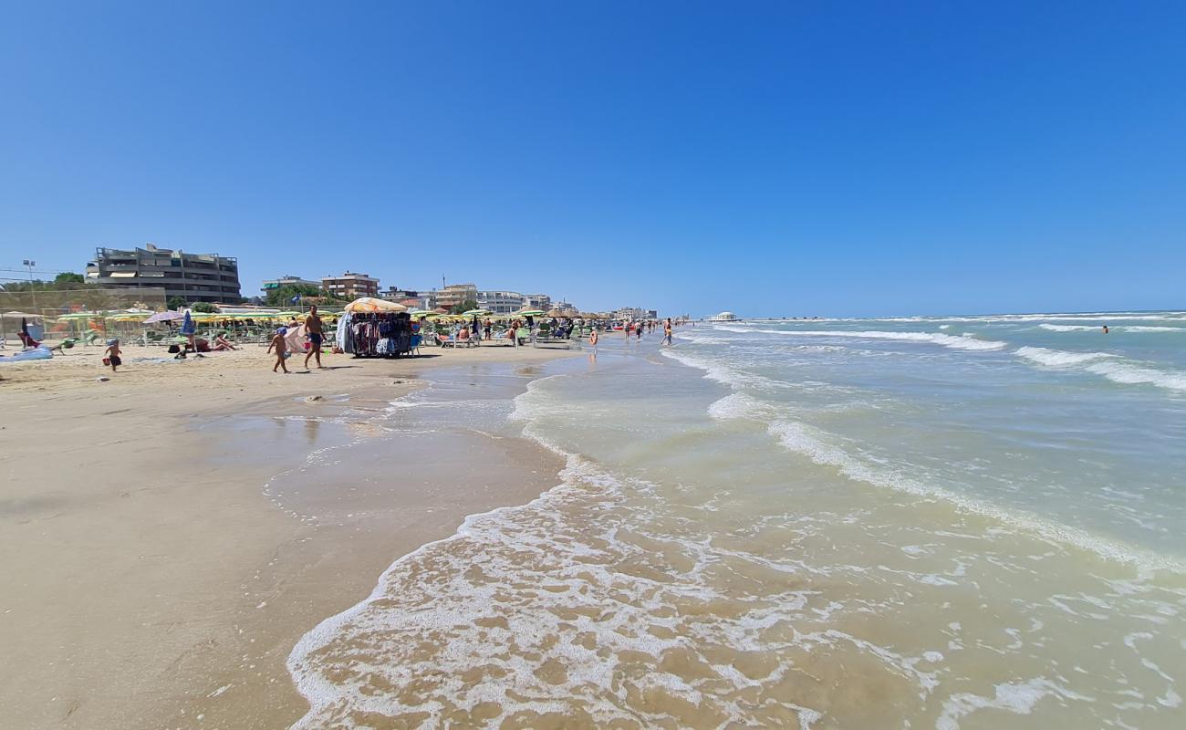 Photo de Spiaggia Senigallia avec sable beige fin de surface