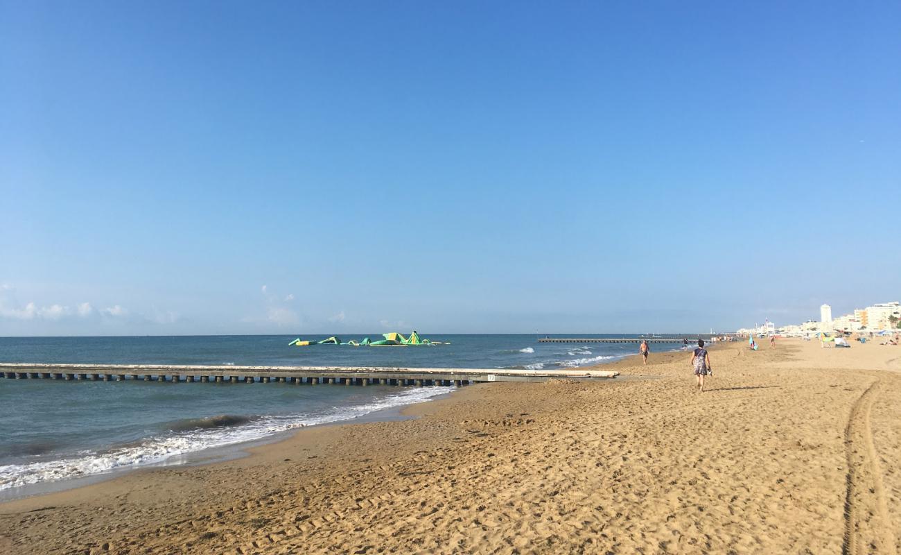 Photo de Plage de Jesolo Libera avec sable lumineux de surface