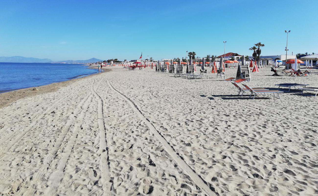 Photo de Plage de Kami (Lido di Licola) avec sable lumineux de surface