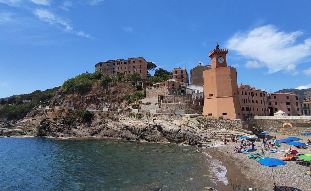Photo de Spiaggia La Torre avec galets gris de surface