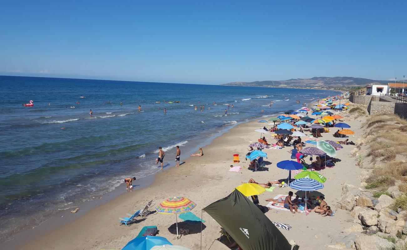 Photo de Marina di Sorso Beach avec sable beige fin de surface