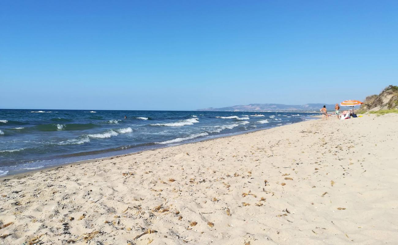 Photo de Eden Beach avec sable beige fin de surface