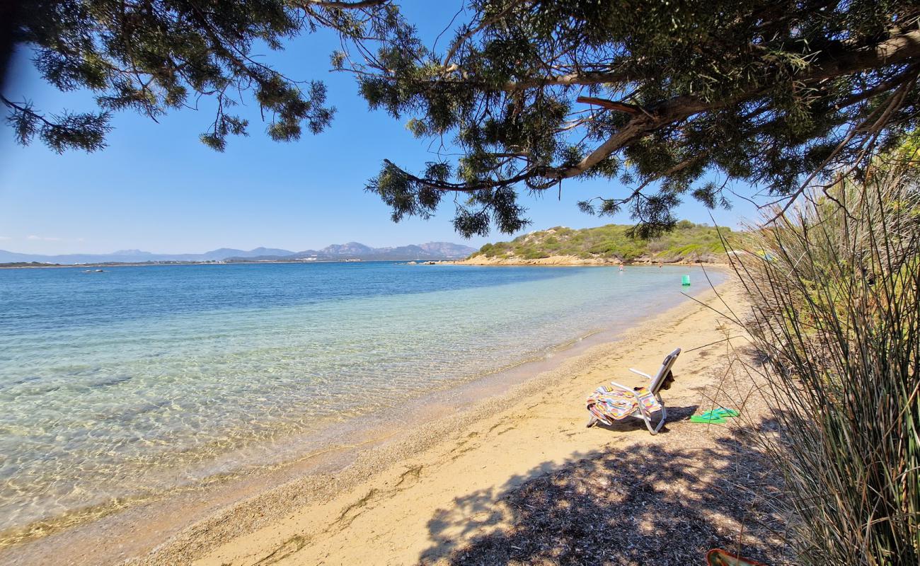 Photo de Bunthe Beach avec sable beige & galets de surface