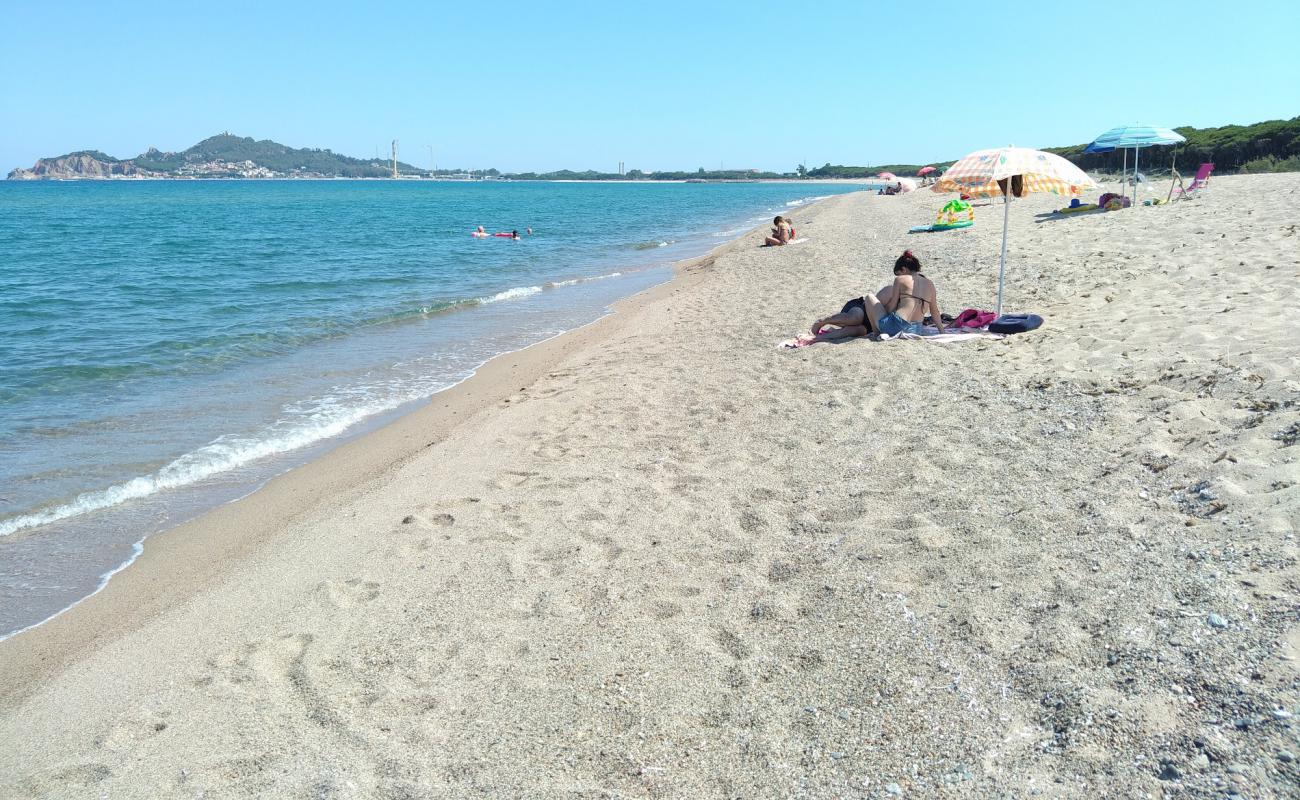 Photo de Spiaggia di Iscrixedda avec sable lumineux de surface