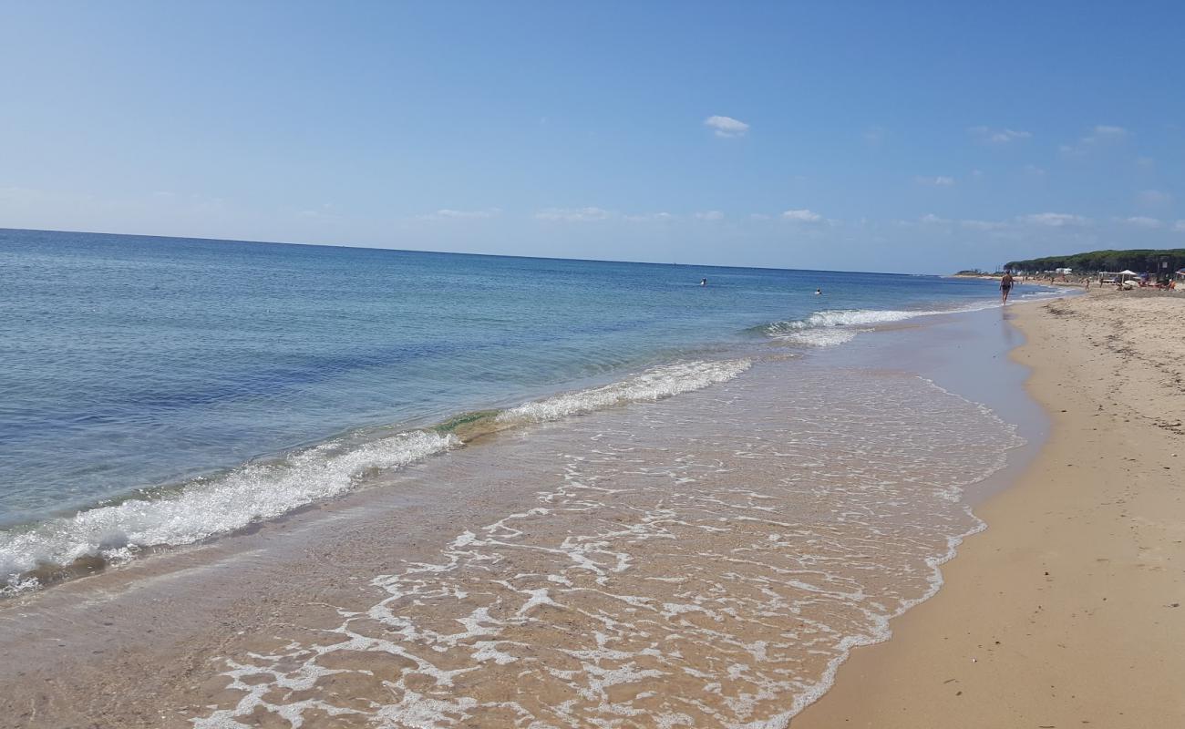 Photo de Foxi e Sali Beach avec sable beige de surface