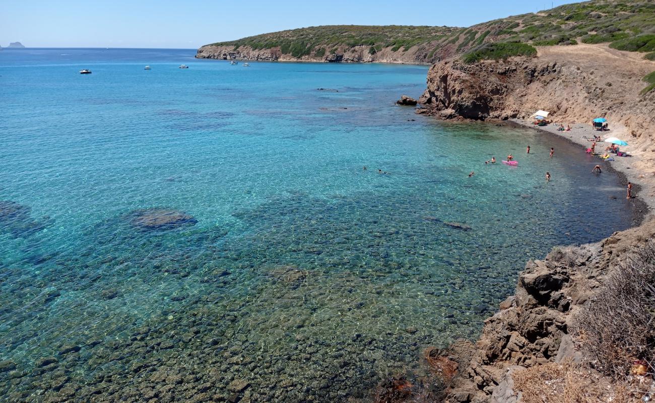 Photo de Spiaggia di Turri avec caillou fin gris de surface