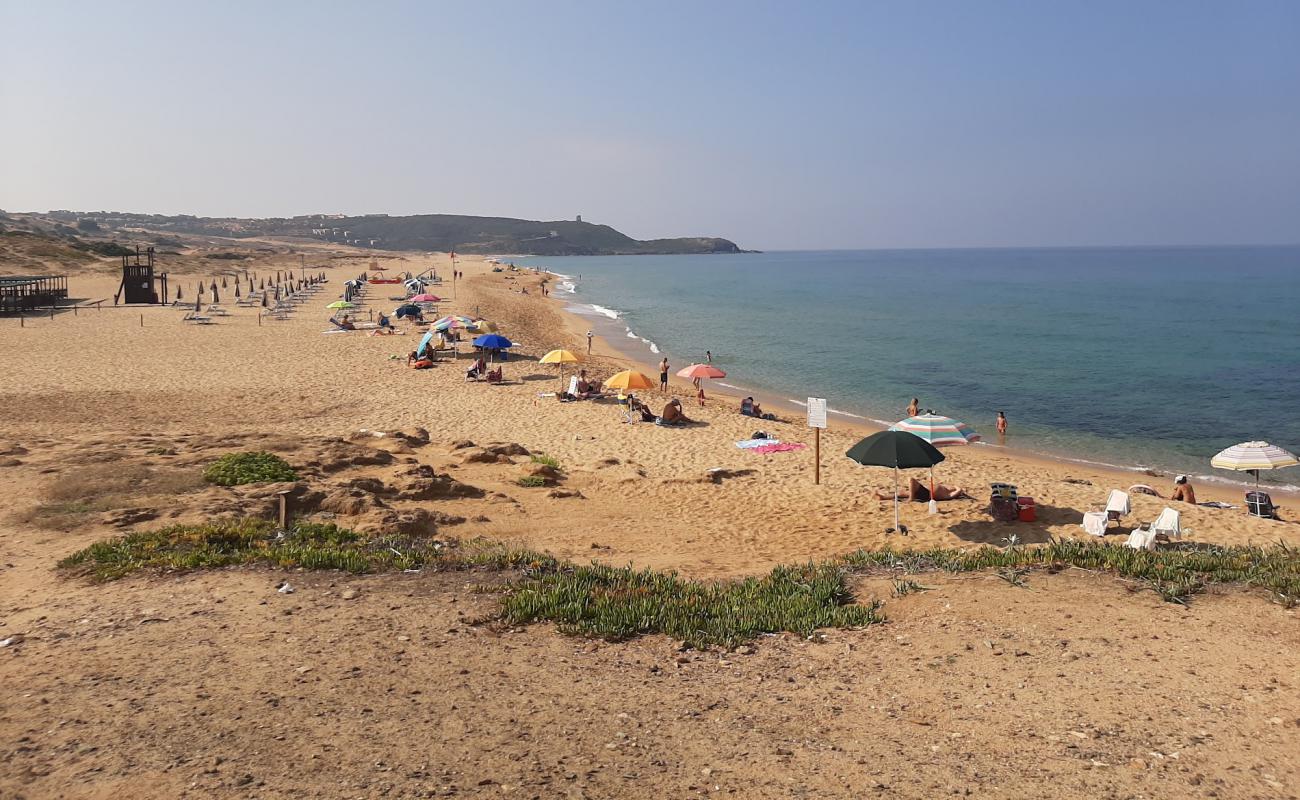 Photo de Pistis Beach avec sable beige de surface