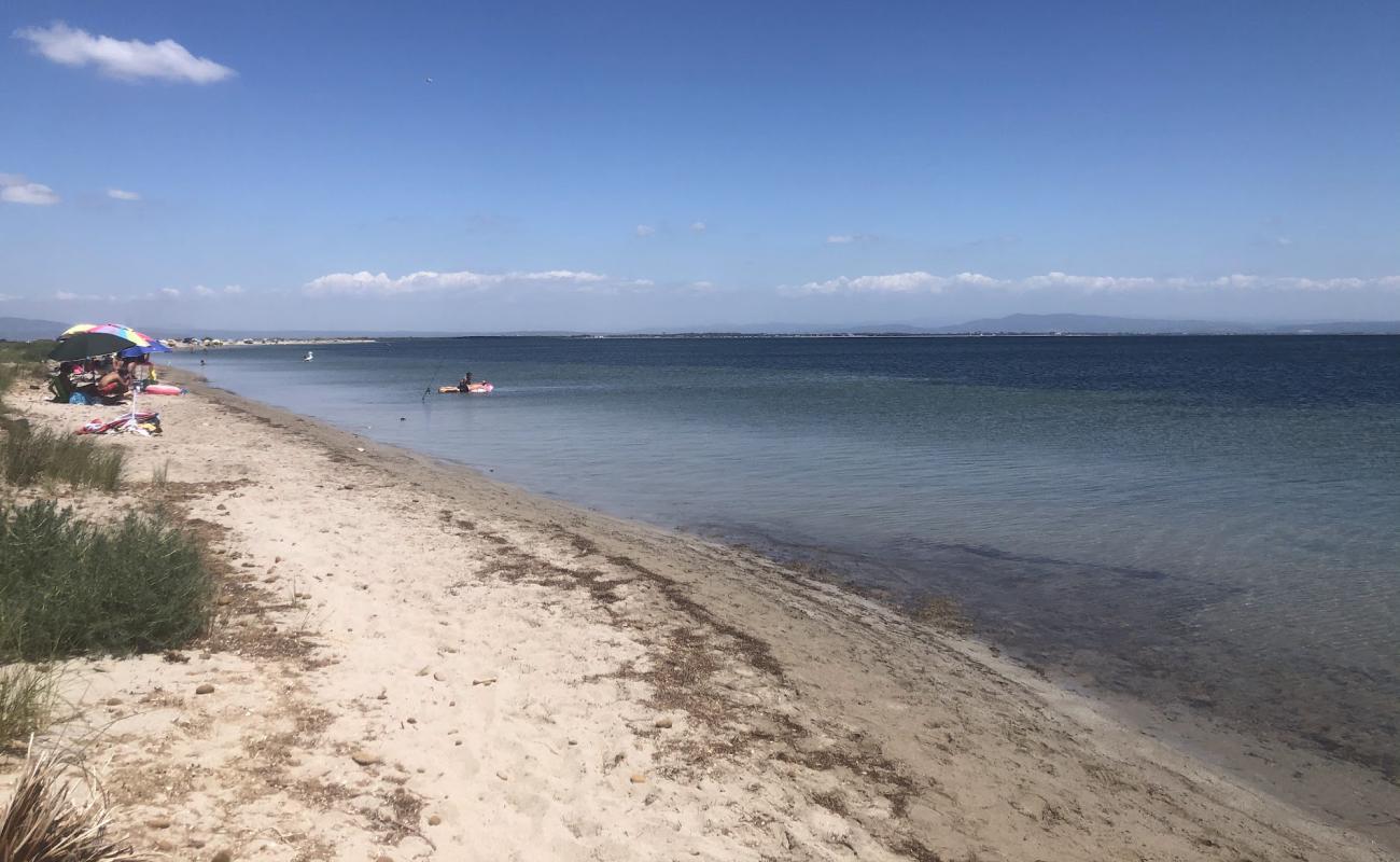 Photo de Spiaggia di Mare Morto avec sable lumineux de surface