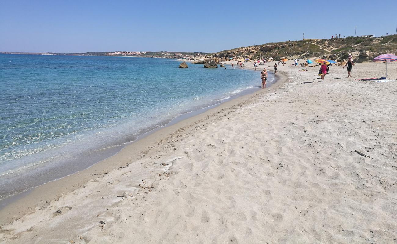 Photo de Spiaggia di Capo San Marco avec sable gris de surface