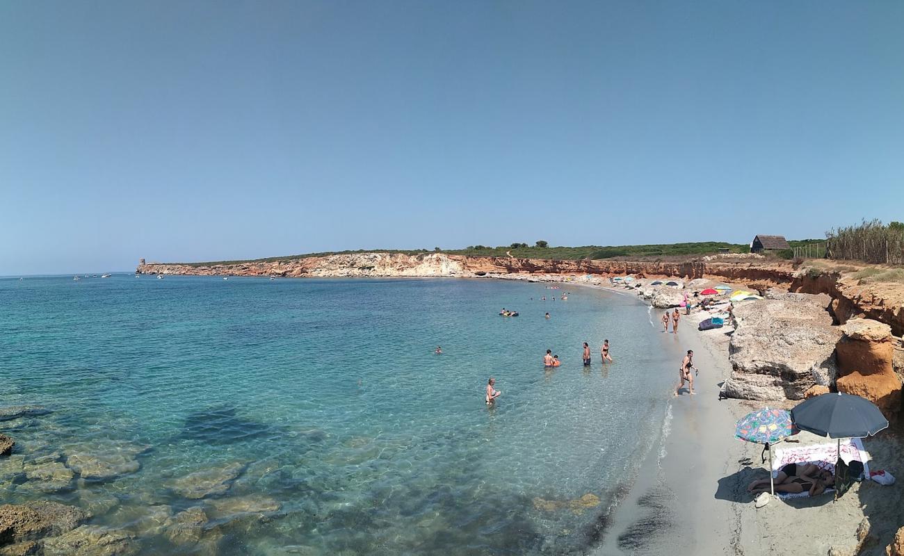 Photo de Spiaggia di Seu avec sable lumineux de surface