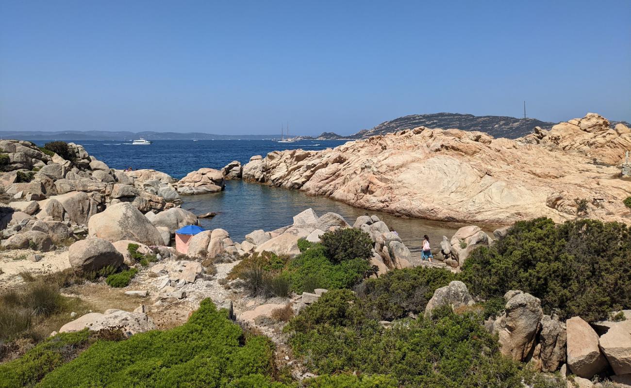 Photo de Cala Francese Beach avec terrain rocheux de surface