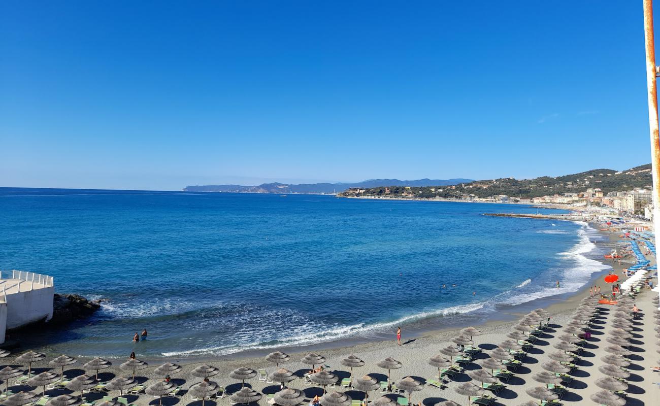 Photo de Nautilus Beach Varazze avec caillou fin gris de surface